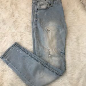 🆘 distressed Encore skinny  jeans
